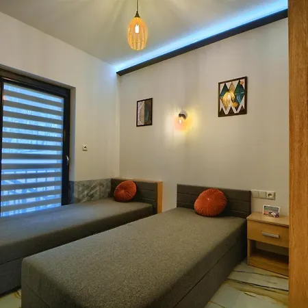 Apartament Marmurowy Przy Skoczni Z Widokiem Na Góry, Z Klimatyzacją, Z Dostępem Do Sauny I Jacuzzi W Weekendy *