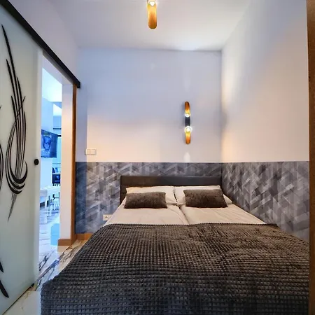 Apartament Marmurowy Przy Skoczni Z Widokiem Na Góry, Z Klimatyzacją, Z Dostępem Do Sauny I Jacuzzi W Weekendy